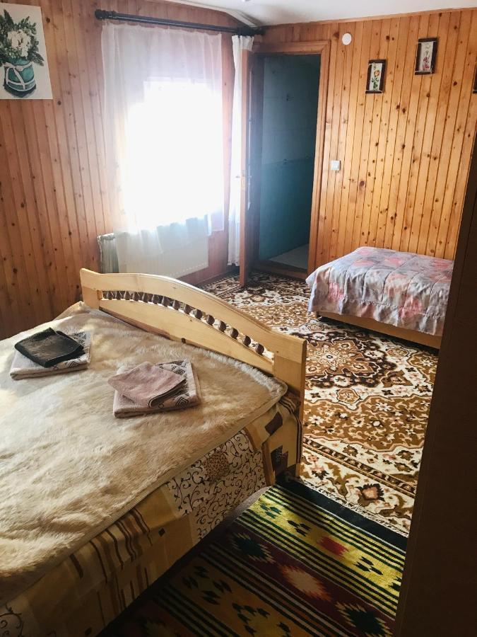 Appartamento За Горбами Jaremče Esterno foto